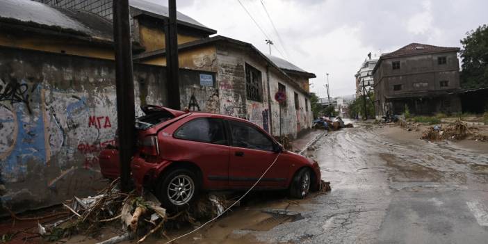 Komşuda da aynı kabus! Tarihin 'en şiddetli yağışı'