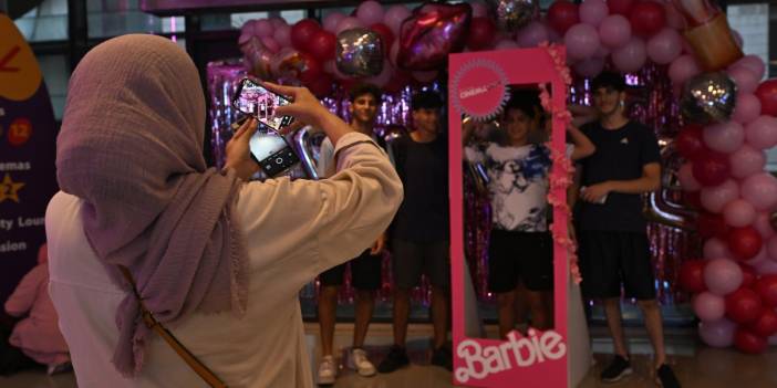 Barbie yasak tanımadı