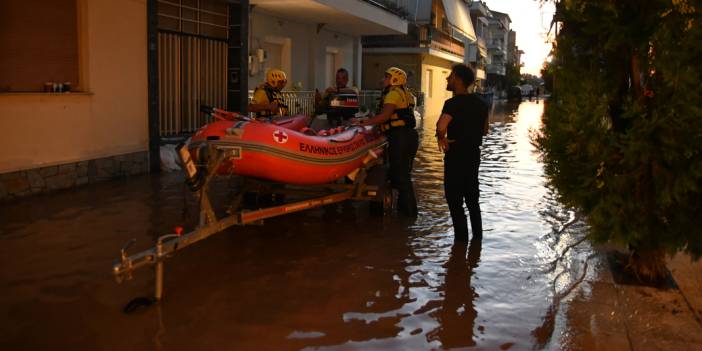 Yunanistan'daki sel felaketi devam ediyor: Can kaybı 12'ye yükseldi