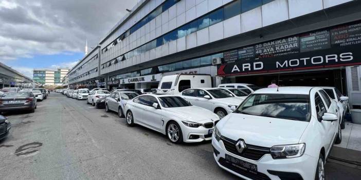 Otomobil piyasası çakıldı: Fiyatla birlikte satış da durdu