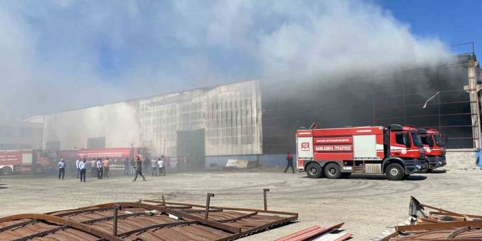 Şanlıurfa’da geri dönüşüm tesisinde yangın