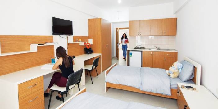 Bir kız yurdu daha eksildi