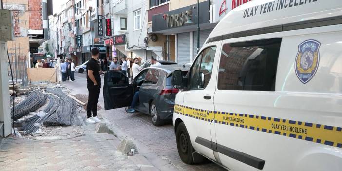 İstanbul'da silahlı saldırılar bitmiyor! Motosikletli saldırganlar giyim mağazasına kurşunladı