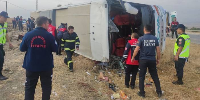 Amasya'da yolcu otobüsü devrildi: 6 ölü, 35 yaralı