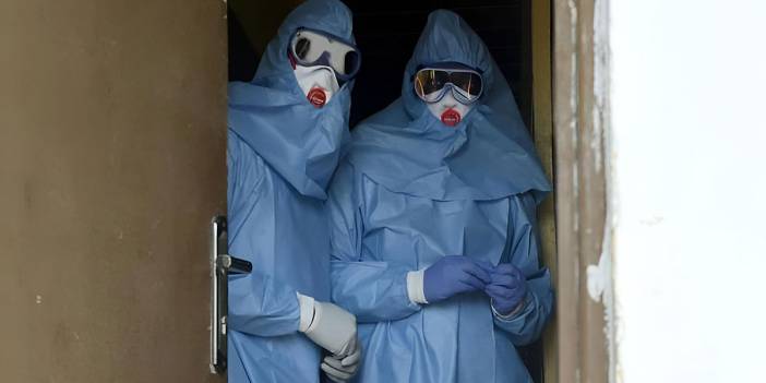 Komşu ülkede vakalar patladı: 20 kişi öldü! Uzmanlar uyardı, vaka sayıları daha da artacak