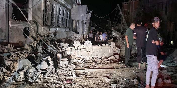 Gazze'ye gece boyu saldırı: İsrail bir camiyi daha vurdu