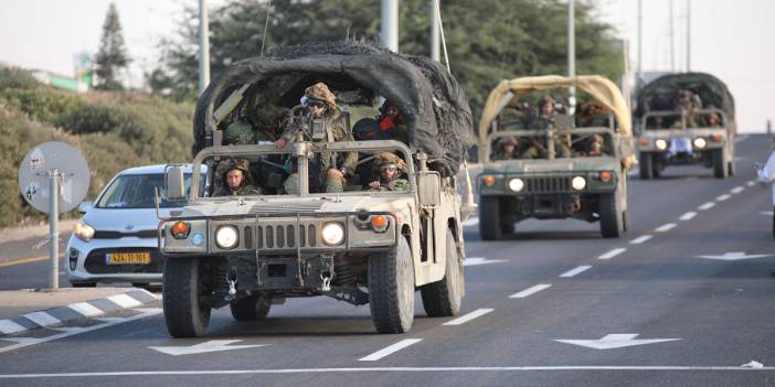 İsrail, Lübnan sınırındaki kasabayı tahliye ediyor