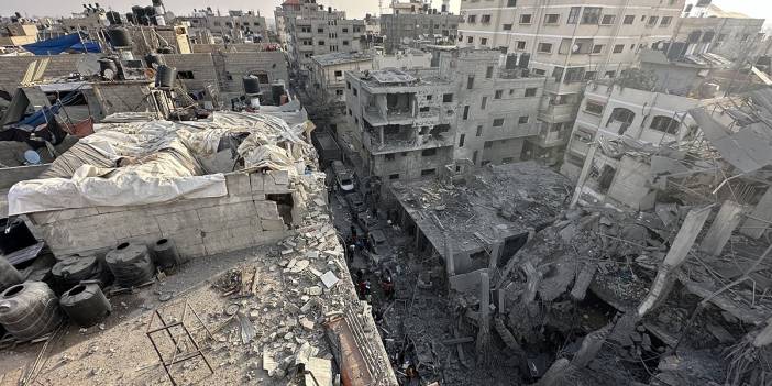 İsrail mülteci kampındaki pazar alanını vurmuştu: Yıkımın boyutu havadan görüntülendi