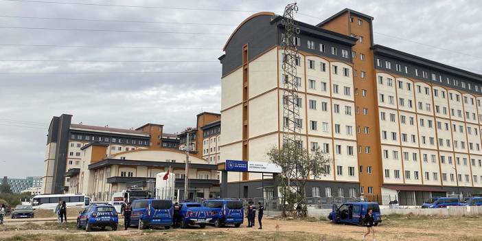 KYK yurdundaki faciadan kıl payı kurtuldu: "Tamir edildi denilen asansöre bindik"