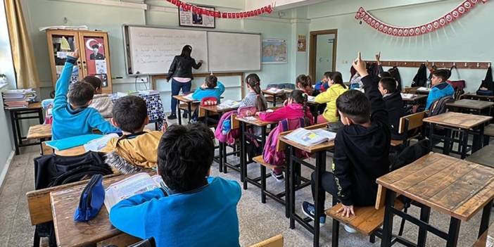 Milli Eğitim Bakanı Yusuf Tekin açıkladı: Okullarda müfredat değişiyor