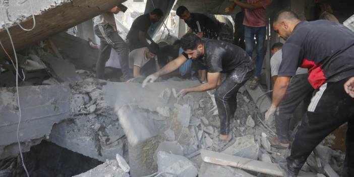 Gazze'deki katliamın 28. gününden acı kareler... Taş üstünde taş kalmadı