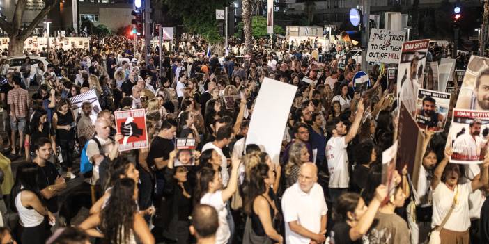 İsrailliler rehineler için yürüyüş düzenledi