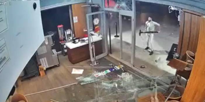 Restorana 'Gazze' saldırısı: 'Hesabını vereceksiniz' diyerek...