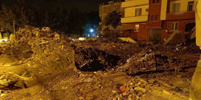 Depremin 275'inci günü: Temel kazısında enkazdan ceset çıktı