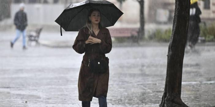 Meteoroloji'den dört bölgeye uyarı: Havalar soğuyor, sağanak geliyor