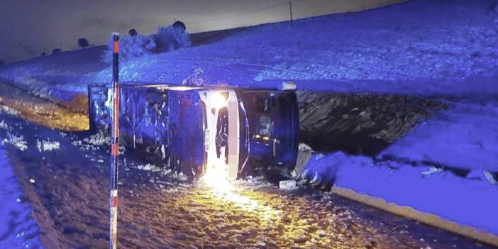 Kar yağışının yaşandığı Bingöl'de yolcu otobüsleri devrildi: Çok sayıda yaralı var