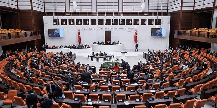 AK Parti'de mini anayasa paketi mesaisi: 50+1 yerine 2 formül