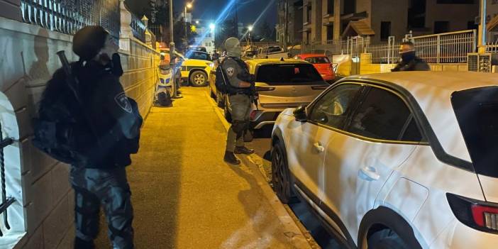 İsrail'den serbest bıraktığı esirlerin evlerine baskın: Sakın kimseye bir şey anlatmayın