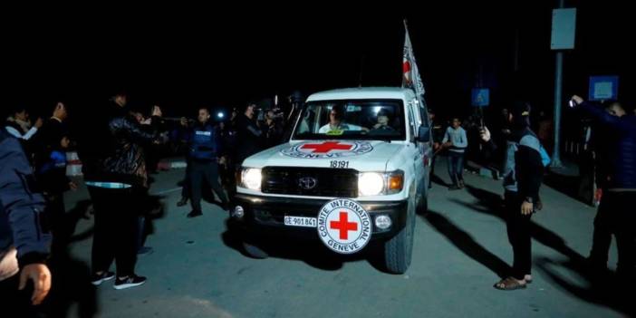 Gazze'de geçici ateşkesin son saatleri: İsrail 30 Filistinliyi serbest bıraktı