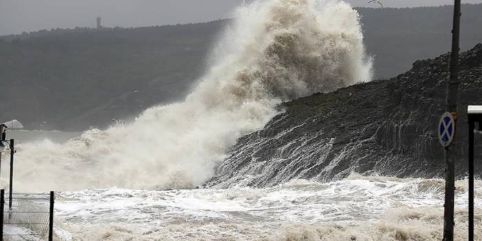 İstanbul Valiliği duyurdu! İstanbul'un fırtına bilançosu açıklandı: 1 ölü 4 yaralı