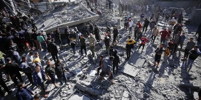 İsrail'i Refah'ı bombaladı: Onlarca ölü ve yaralı var