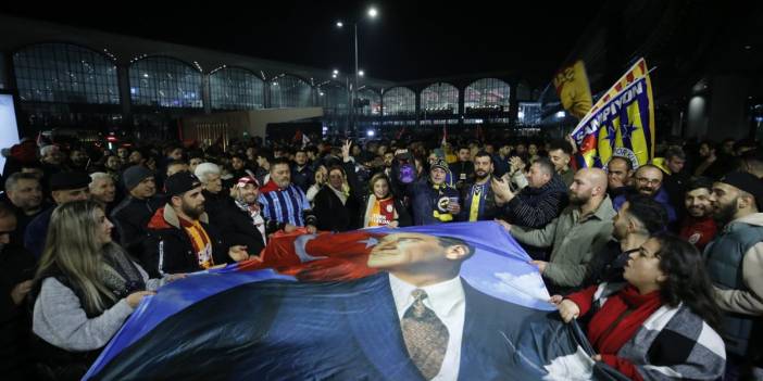 Galatasaray ve Fenerbahçe'ye coşkulu karşılama: Kafileler alkışlarla yurda döndü