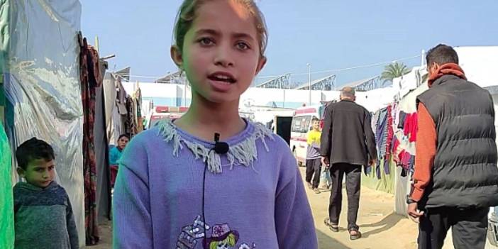 Gazzeli küçük kız dünyaya sitem etti: Filistinli çocuklar roket altında, dünya yılbaşını kutluyor