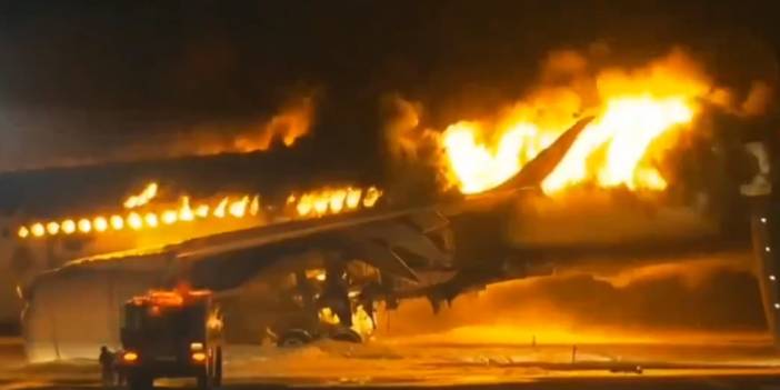 Japonya'da pistte uçaklar çarpıştı: 5 kişi hayatını kaybetti