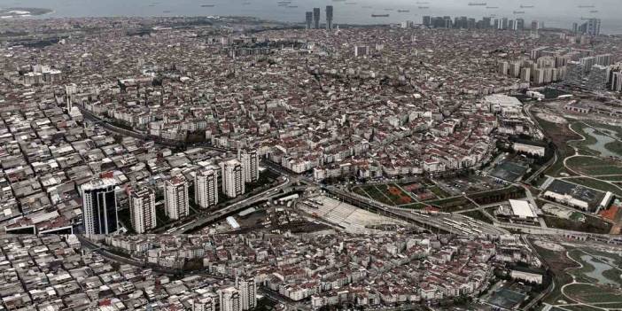 6 Şubat depremlerinin üzerinden henüz bir yıl bile geçmemişken... İstanbul üstü açık mezarlık