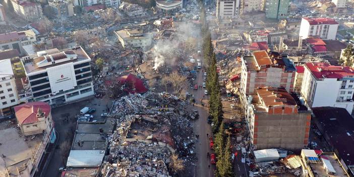 Depremde 60 kişiye mezar olmuştu! Bilirkişi asli sorumlu bulamadı, müteahhit tahliye oldu