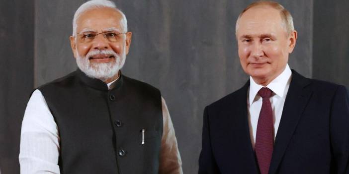 Putin, Hindistan Başbakanı Modi ile telefonda görüştü