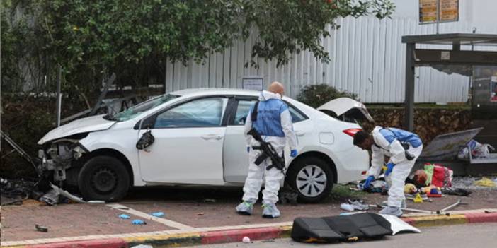 İsrail'de bir araç kalabalığın arasına daldı:1 ölü, 17 yaralı