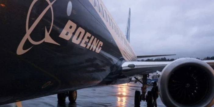 ABD'de Boeing tipi bir uçaktan parça koptu