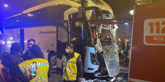 Osmaniye'de yolcu otobüsü tıra çarptı: Ölü ve yaralılar var