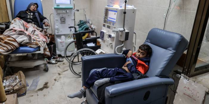 İsrail'in Gazze'de 'hastane' zulmü: 17 kişiyi alıkoydu, çalışanları darp etti, binayı yağmaladı