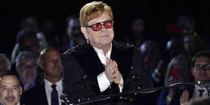 Ünlü şarkıcı Elton John’un yüzlerce eşyası müzayedede