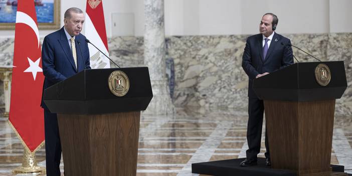 Erdoğan 12 yıl sonra Mısır'da: Değerli kardeşim Sisi’yi Ankara’ya davet ettim