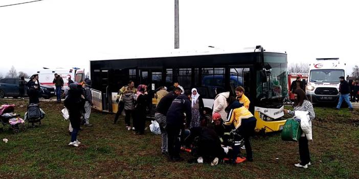 Bursa'da halk otobüsüyle otomobil kafa kafaya çarpıştı: Ölü ve yaralılar var