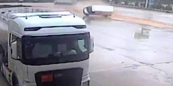 Adıyaman'da feci kaza! Minibüs takla atarak akaryakıt istasyonuna daldı