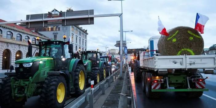 Çekyalı çiftçilerden traktörlü protesto