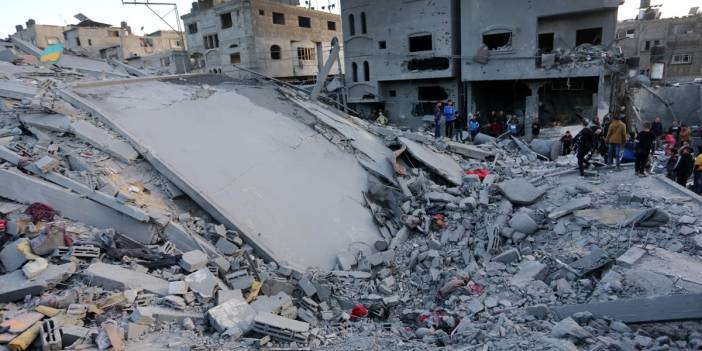 İsrail Gazze'de 3 evi bombaladı: En az 17 ölü