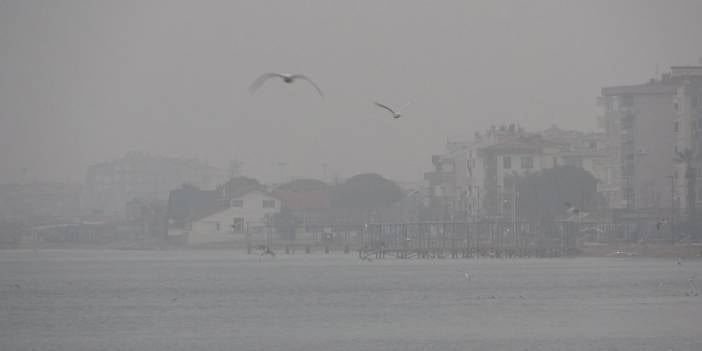 Çanakkale Boğazı'nda sis etkisini sürdürüyor