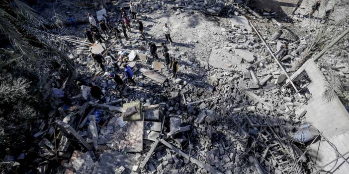 İsrail'den Gazze'ye gece boyu bombardıman: En az 80 can kaybı