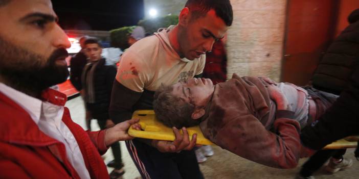 İsrail Şifa Hastanesi'ni basıp ateş açtı: Ölü ve yaralılar var