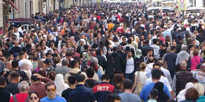 Türkiye'de işsizlik oranı şubat ayında düştü: Genç nüfusta azalış sürüyor