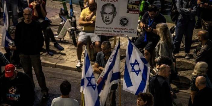 İsrailliler Netanyahu'nun istifası için yeniden sokaklarda: Bu hükümet devlet için felaket