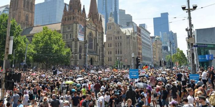 5 günde 3 cinayet olmuştu… Avustralya'da binler kadına şiddete karşı yürüdü
