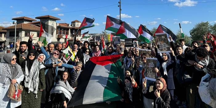 Beşiktaş'ta Filistin eylemi: İsrail ile her türlü ilişkiyi tamamen kesin
