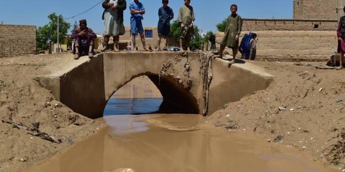 Afganistan sular altında! Yüzlerce ölü var