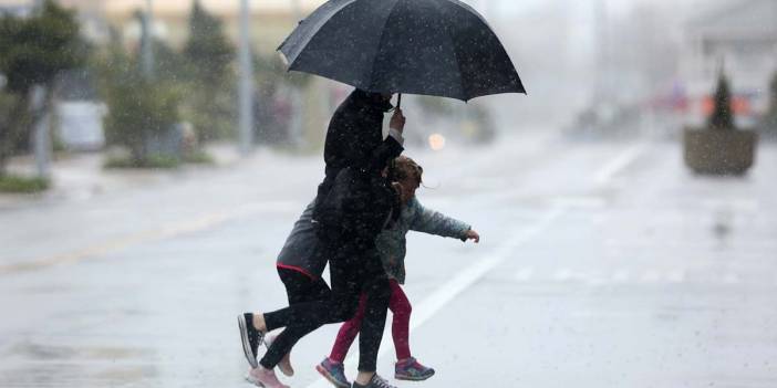 Meteoroloji bölge bölge uyardı: Gök gürültülü sağanak geliyor